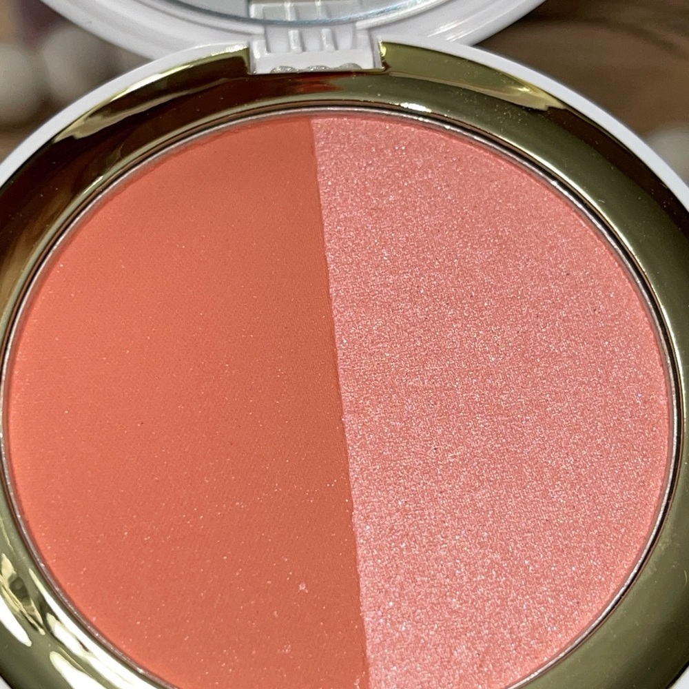 GIGI GORGEOUS Blush and Bronzer Duo in Authentic + Pride - Picture 6 of 9